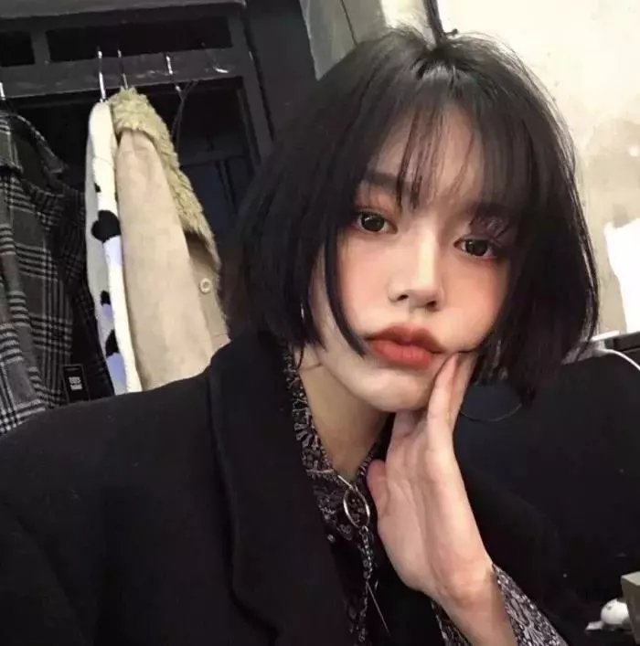 九个完美陌生人第一季封面