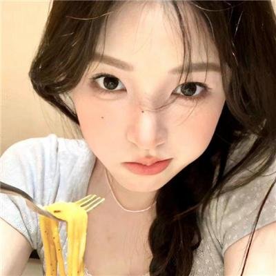 风骚女子第二季封面